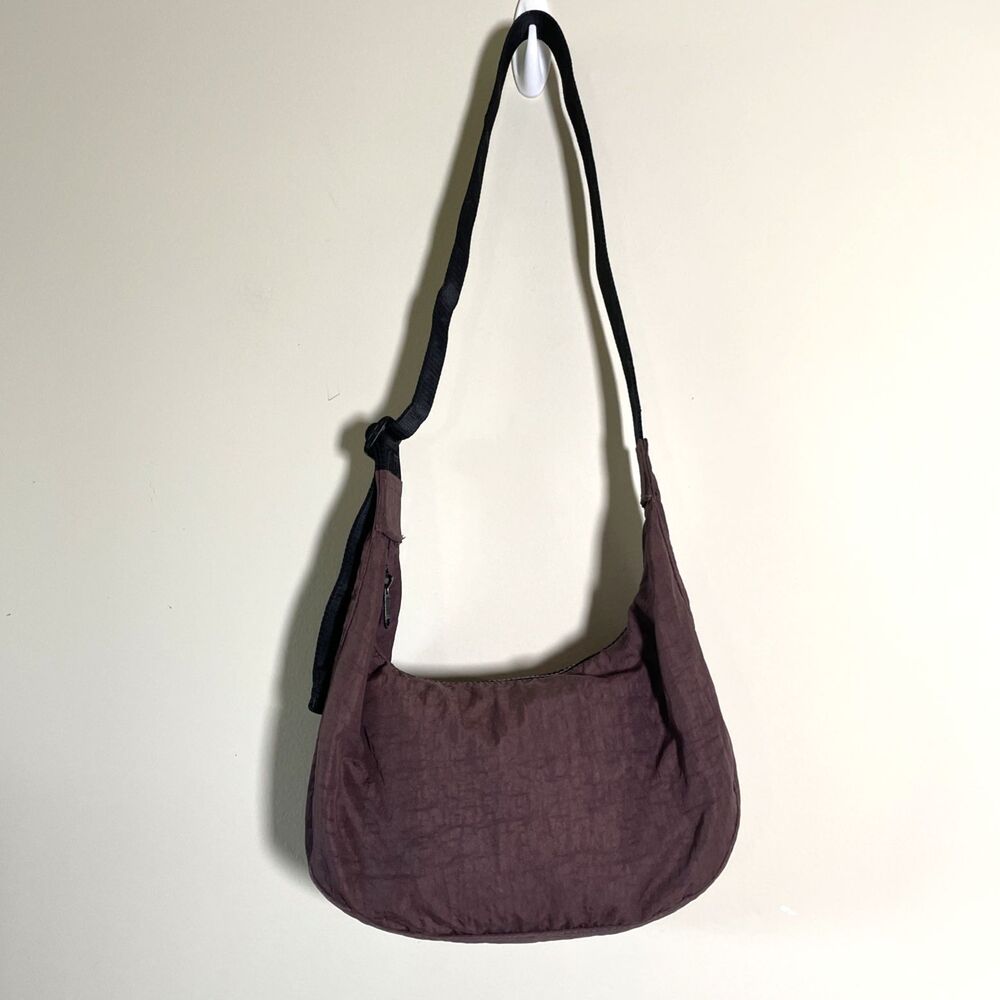 BAGGU Nylon Crescent Medium Bag Brown Crossbody Shoulder Bag Pockets Casual - Picture 2 of 10